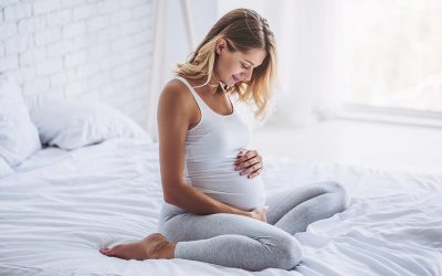 هل يتوقف الجنين عن الحركة قبل الولادة بعدة أيام؟