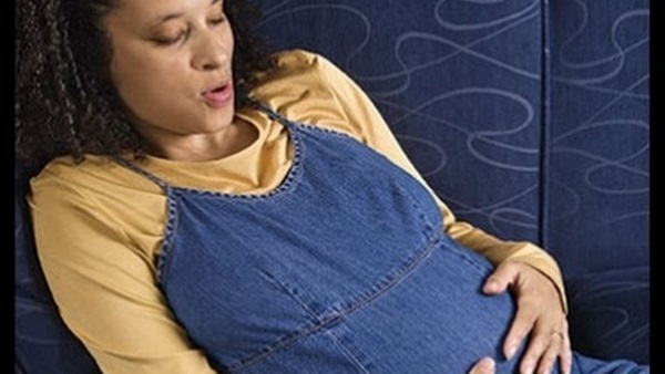 طرق تجنب آلام المعدة إثناء الحمل