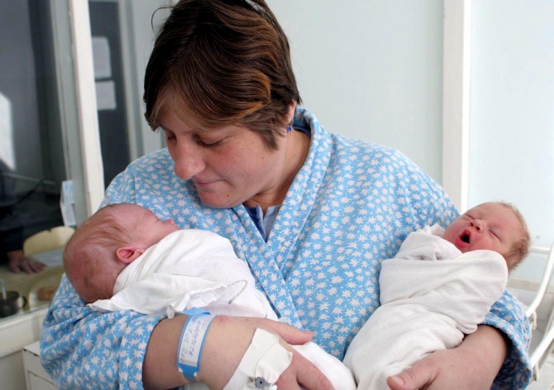 الولادة القيصرية تقي النساء من إصابات قاع الحوض