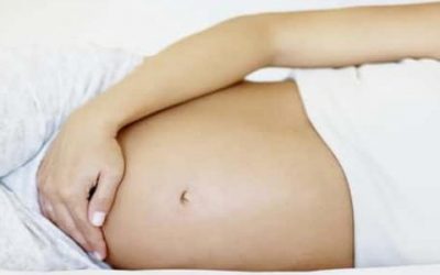 اسباب تشققات البطن أثناء الحمل