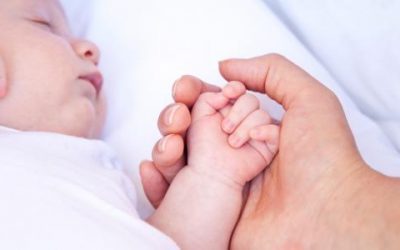 ما هي مراحل تطور الطفل الرضيع