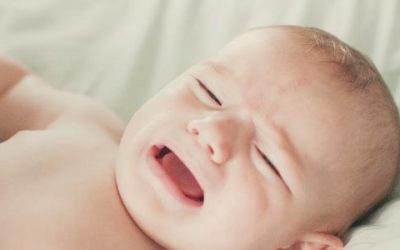 ما هي أسباب بكاء الرضيع المستمر